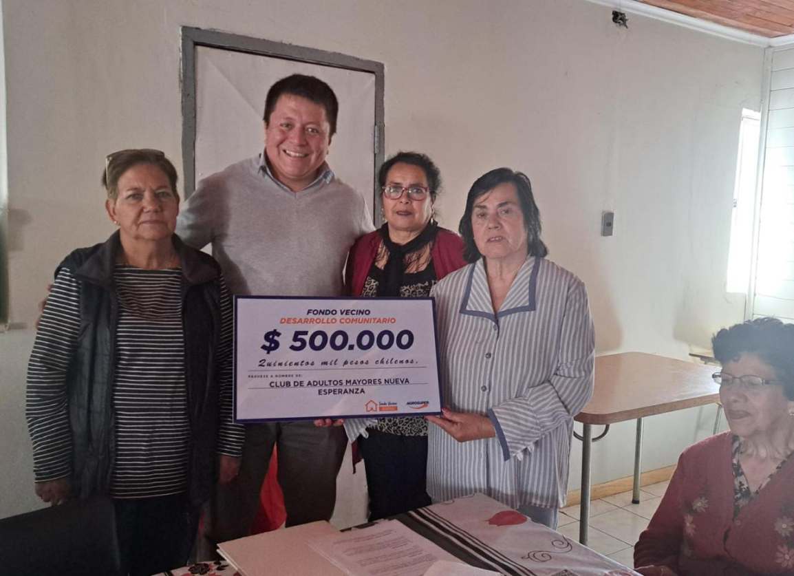 Club de adulto mayor nueva esperanza de Doñihue beneficiado por Fondo Vecino de Agrosuper